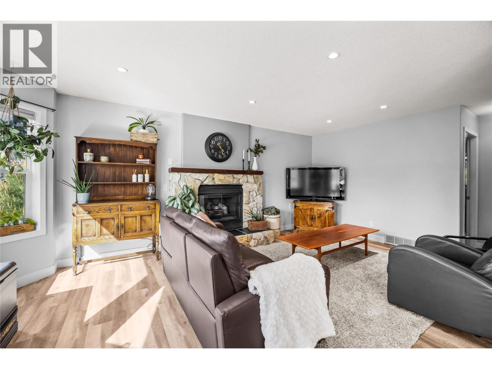 2520 Evergreen Drive, Penticton, British Columbia  V2A 7Y2 - Photo 12 - 10387046