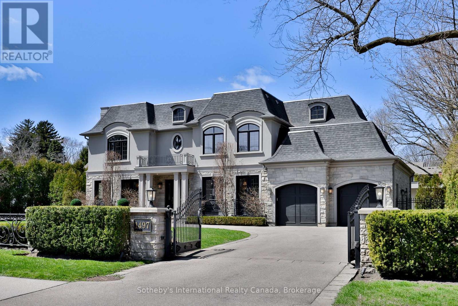 1497 Lakeshore Road W, Oakville, Ontario  L6L 1G5 - Photo 1 - W13141602