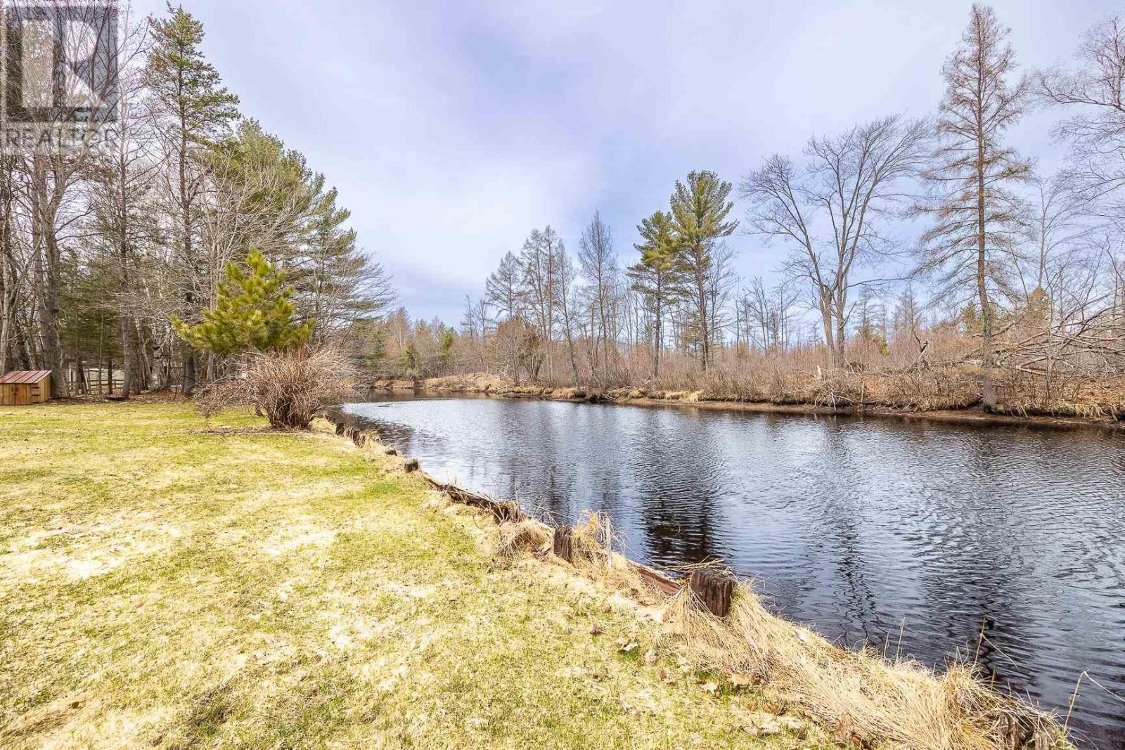144 Pointe Louise Dr, Sault Ste Marie, Ontario P6A 5K6 - Photo 9 - SM260791