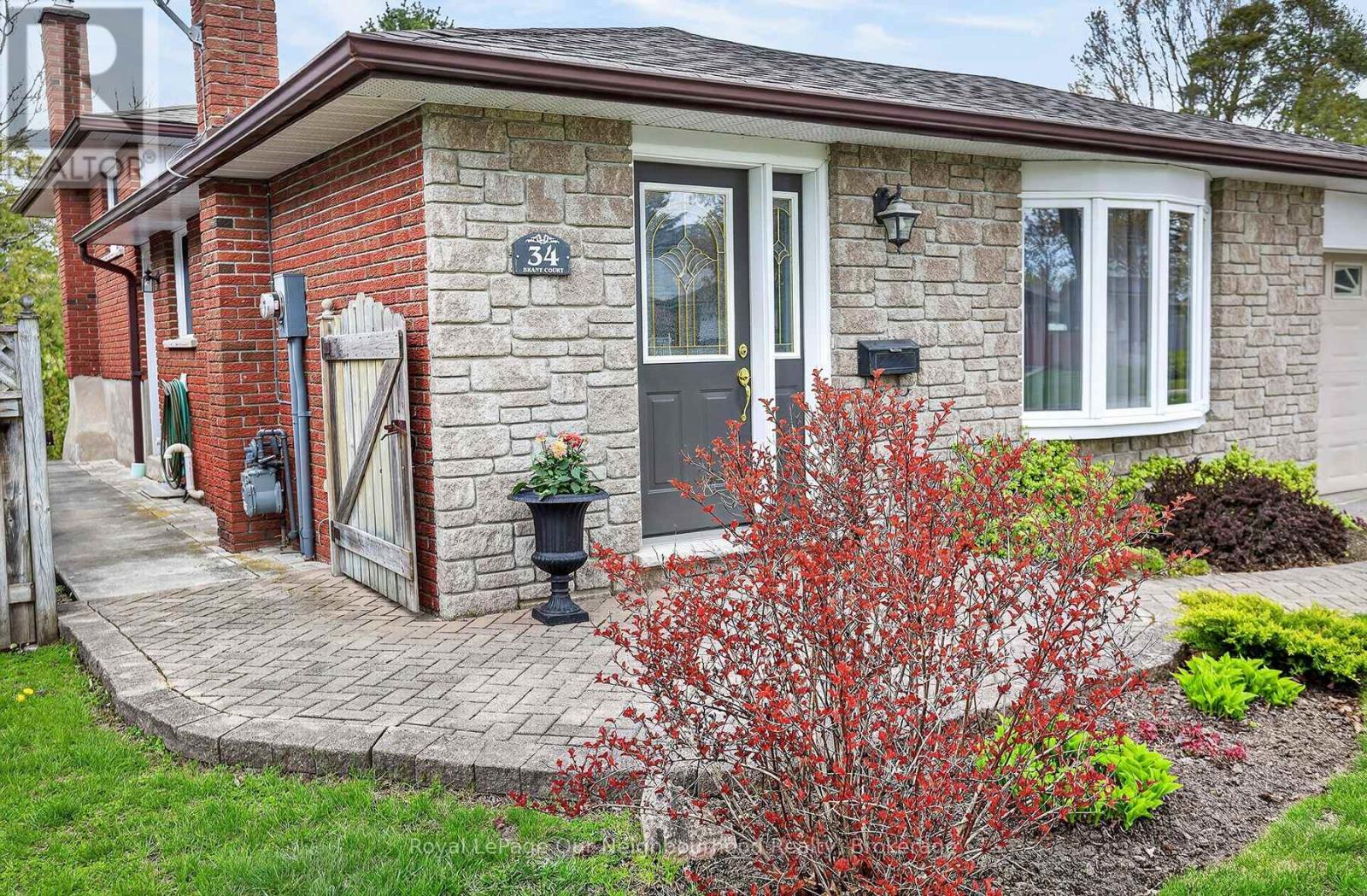 34 Brant Court, Oshawa, Ontario  L1G 4M9 - Photo 3 - E13141534