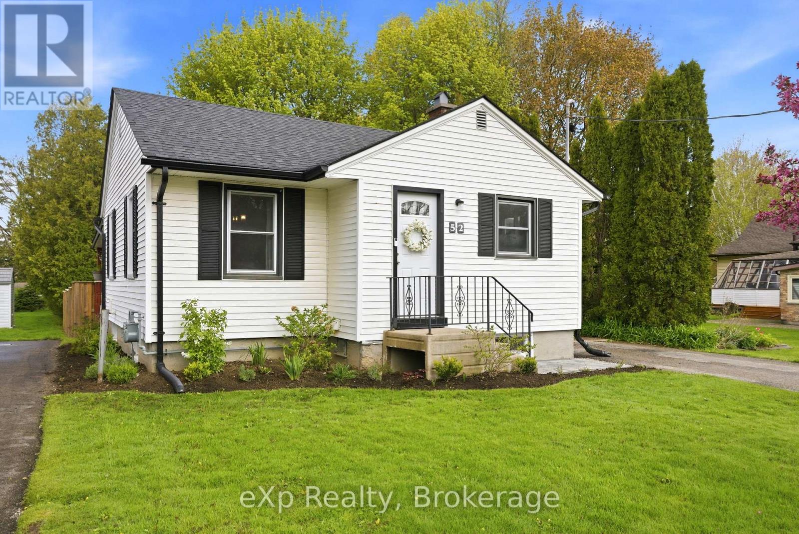 52 AVONDALE AVENUE, Stratford, Ontario
