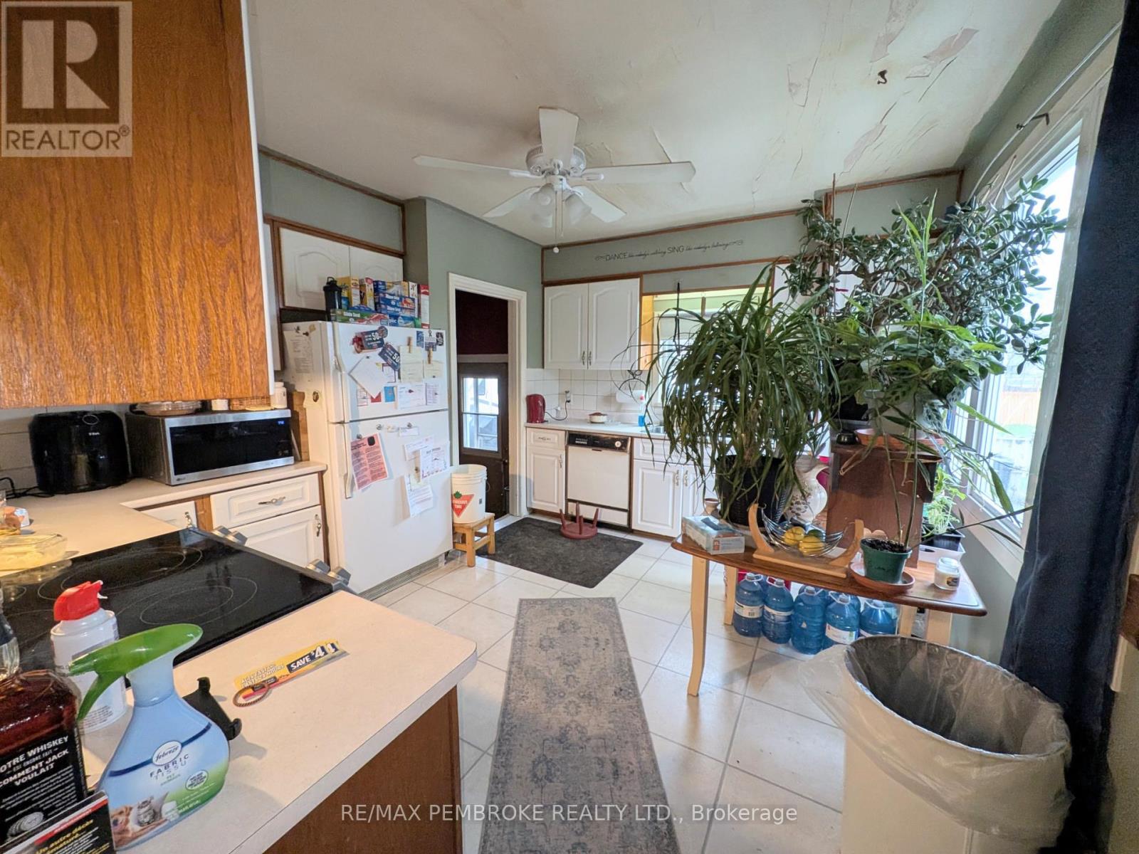 12 Doran Road, Petawawa, Ontario  K8H 1P5 - Photo 4 - X13141566