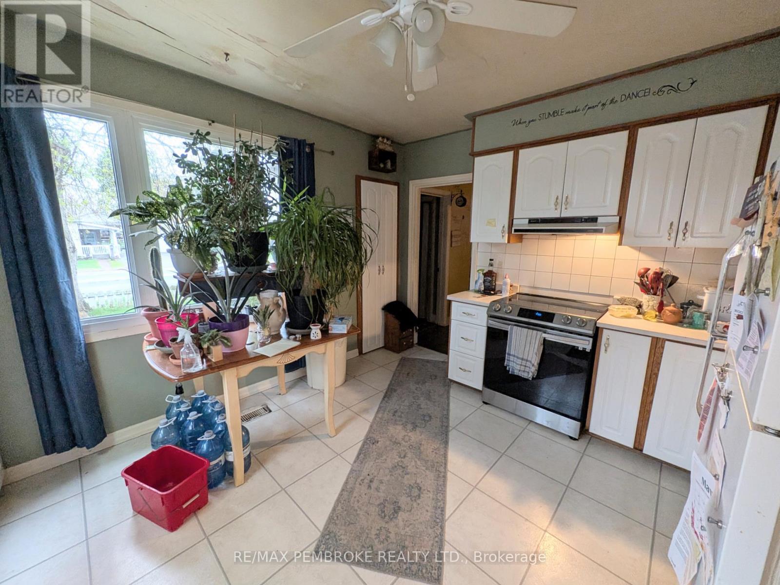 12 Doran Road, Petawawa, Ontario  K8H 1P5 - Photo 5 - X13141566