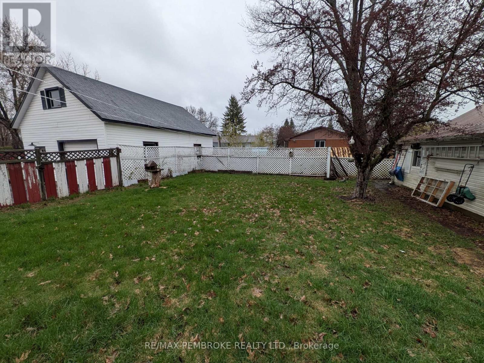12 Doran Road, Petawawa, Ontario  K8H 1P5 - Photo 8 - X13141566