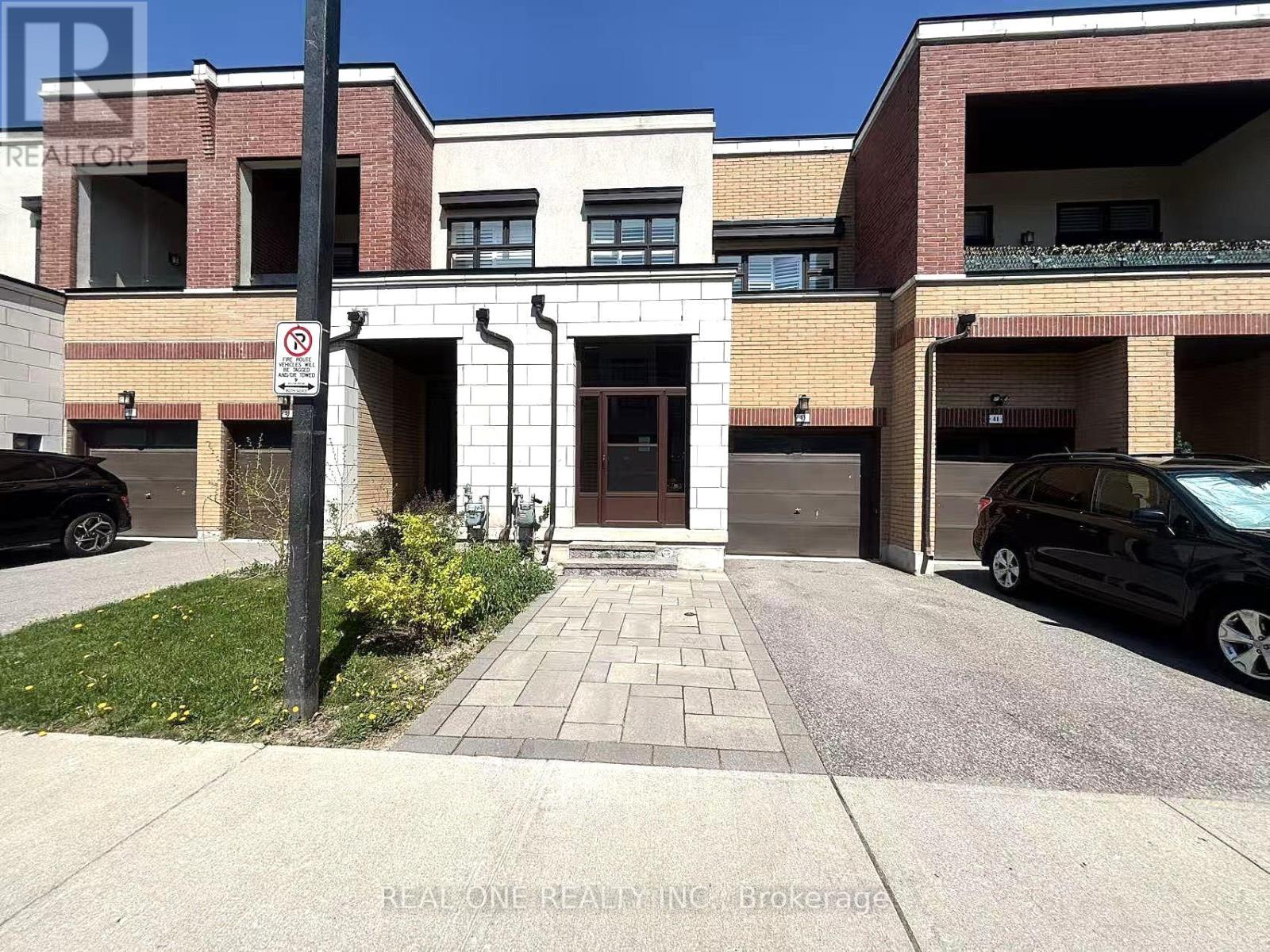 43 CAUSLAND LANE, Richmond Hill, Ontario