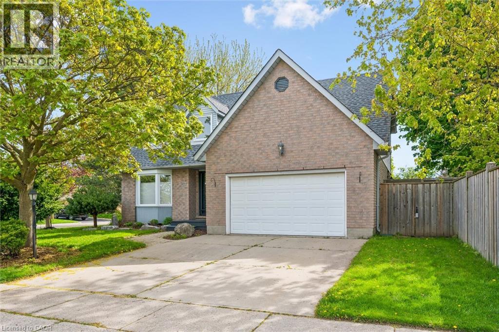 37 Enfield Drive, Cambridge, Ontario  N1P 1A5 - Photo 3 - 40830685