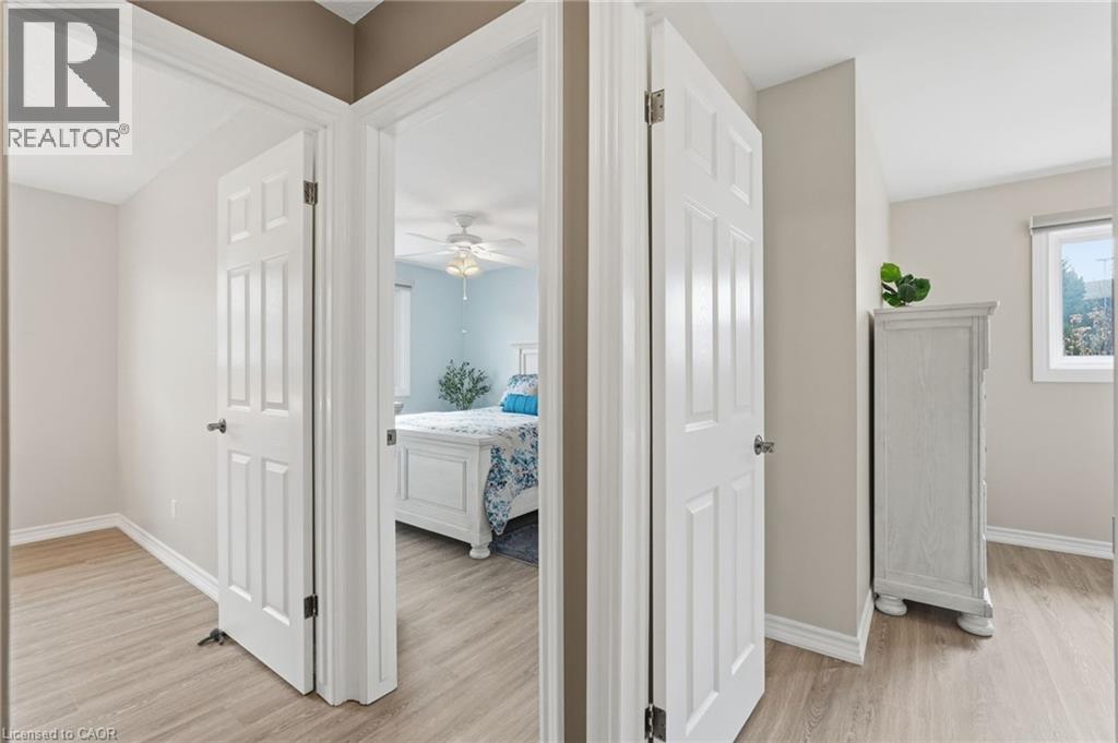 300 Eaglewood Drive, Hamilton, Ontario  L8W 1T5 - Photo 18 - 40830572