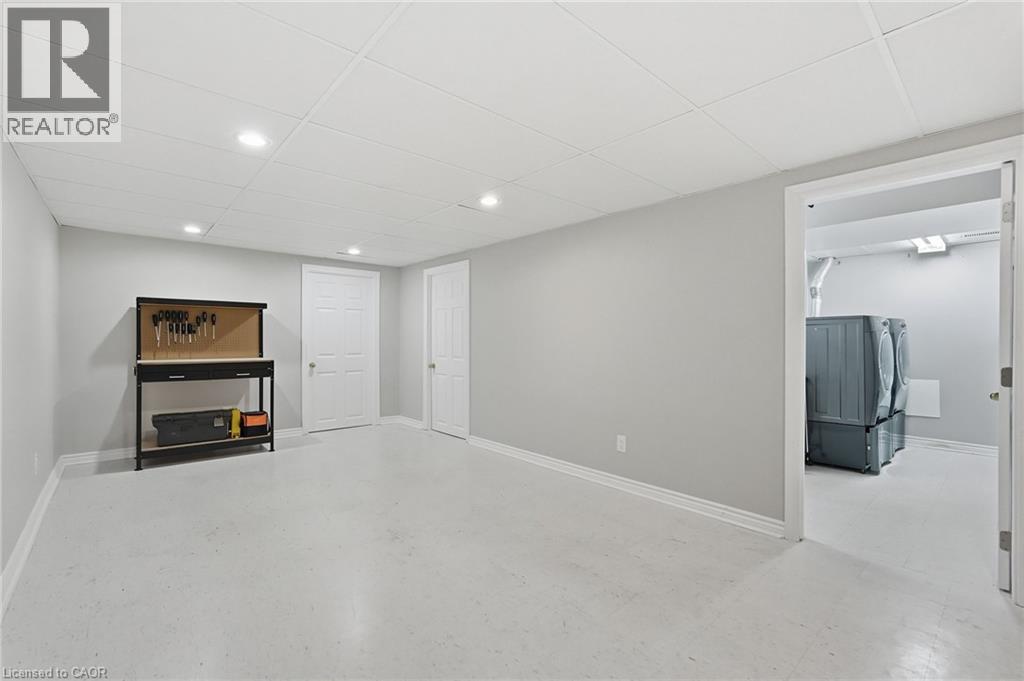 300 Eaglewood Drive, Hamilton, Ontario  L8W 1T5 - Photo 34 - 40830572
