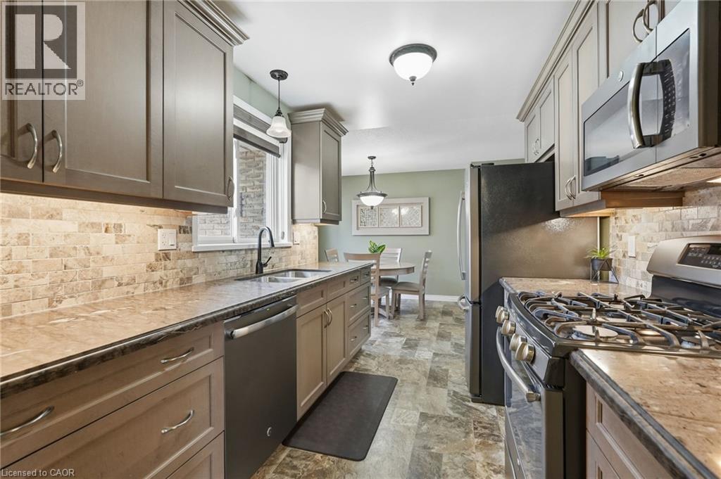 300 Eaglewood Drive, Hamilton, Ontario  L8W 1T5 - Photo 5 - 40830572