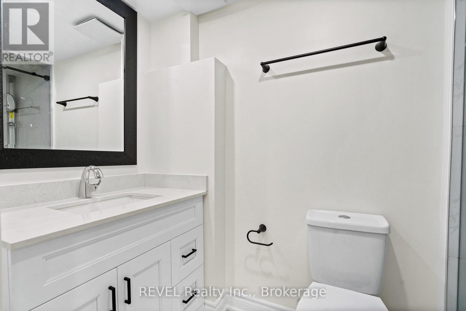 462 D Carlton Street, St. Catharines, Ontario  L2M 4X1 - Photo 2 - X13141626