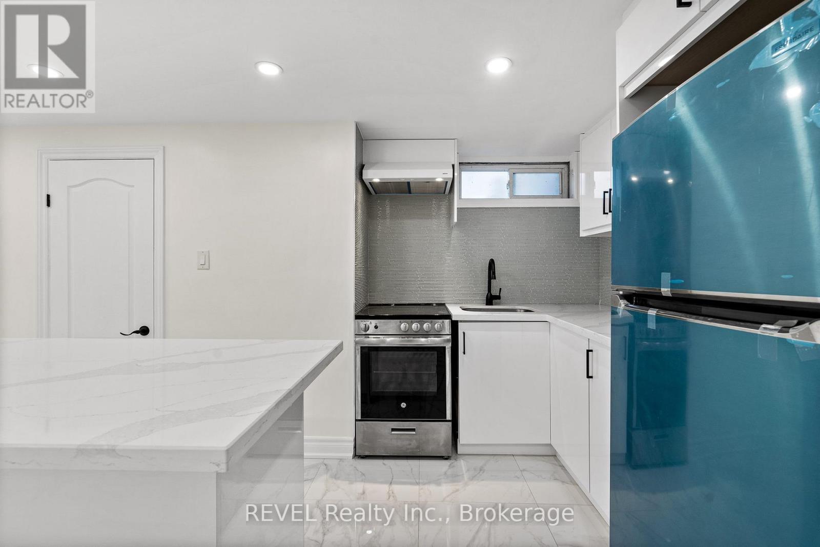 462 D Carlton Street, St. Catharines, Ontario  L2M 4X1 - Photo 4 - X13141626