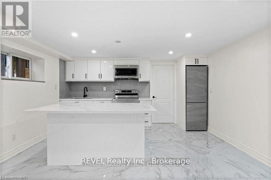 462 C Carlton Street, St. Catharines, Ontario  L2M 4X1 - Photo 1 - X13141628