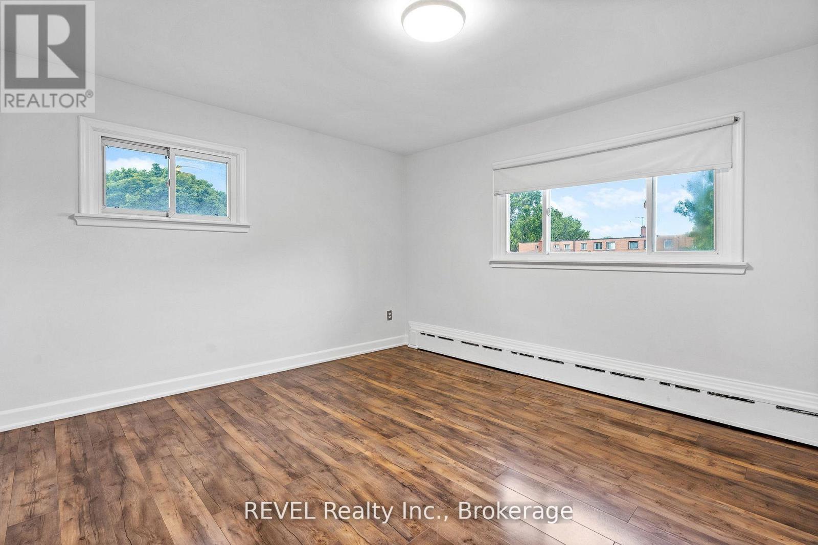 462 B Carlton Street, St. Catharines, Ontario  L2M 4X1 - Photo 3 - X13141632