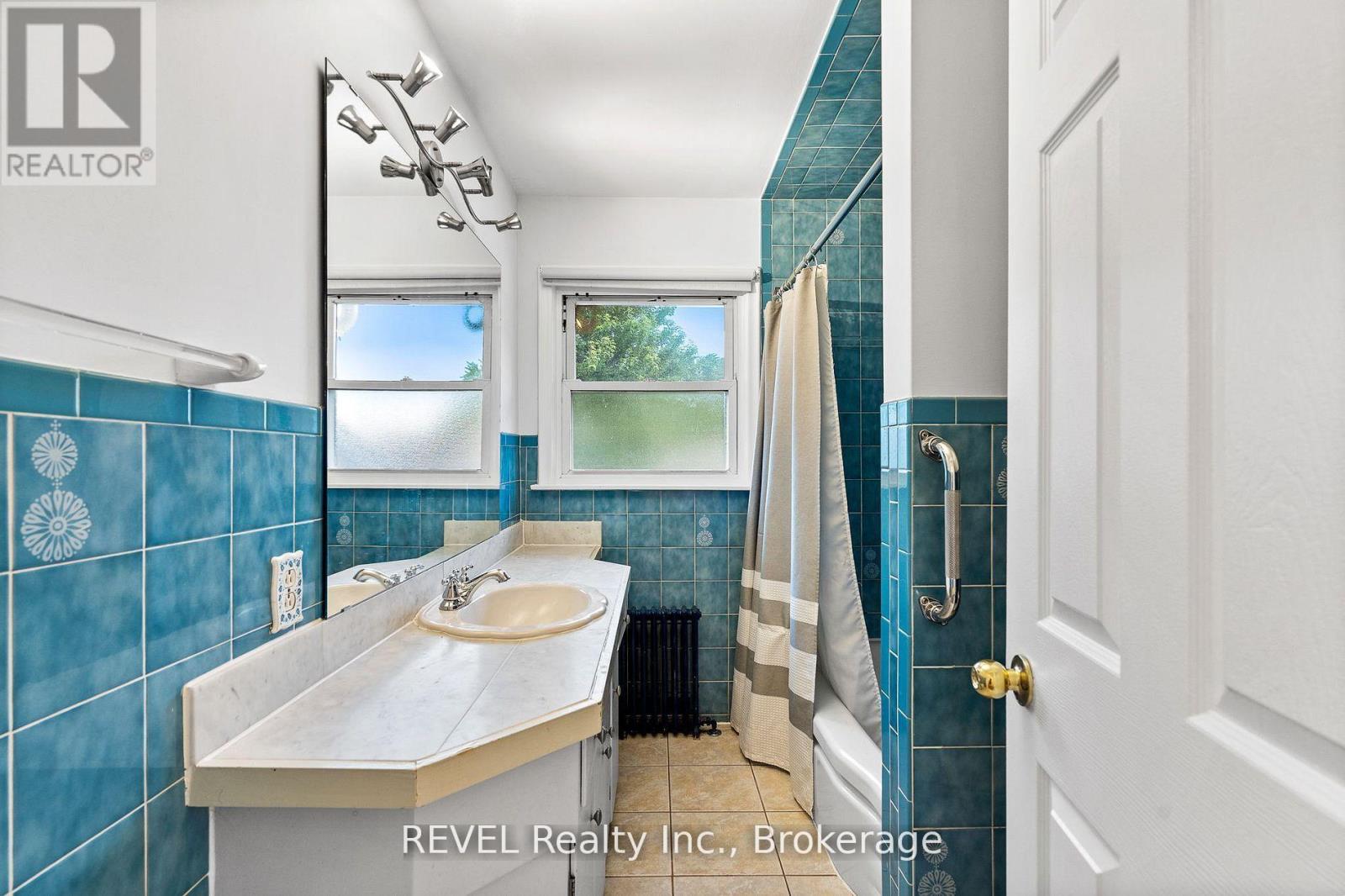462 B Carlton Street, St. Catharines, Ontario  L2M 4X1 - Photo 6 - X13141632