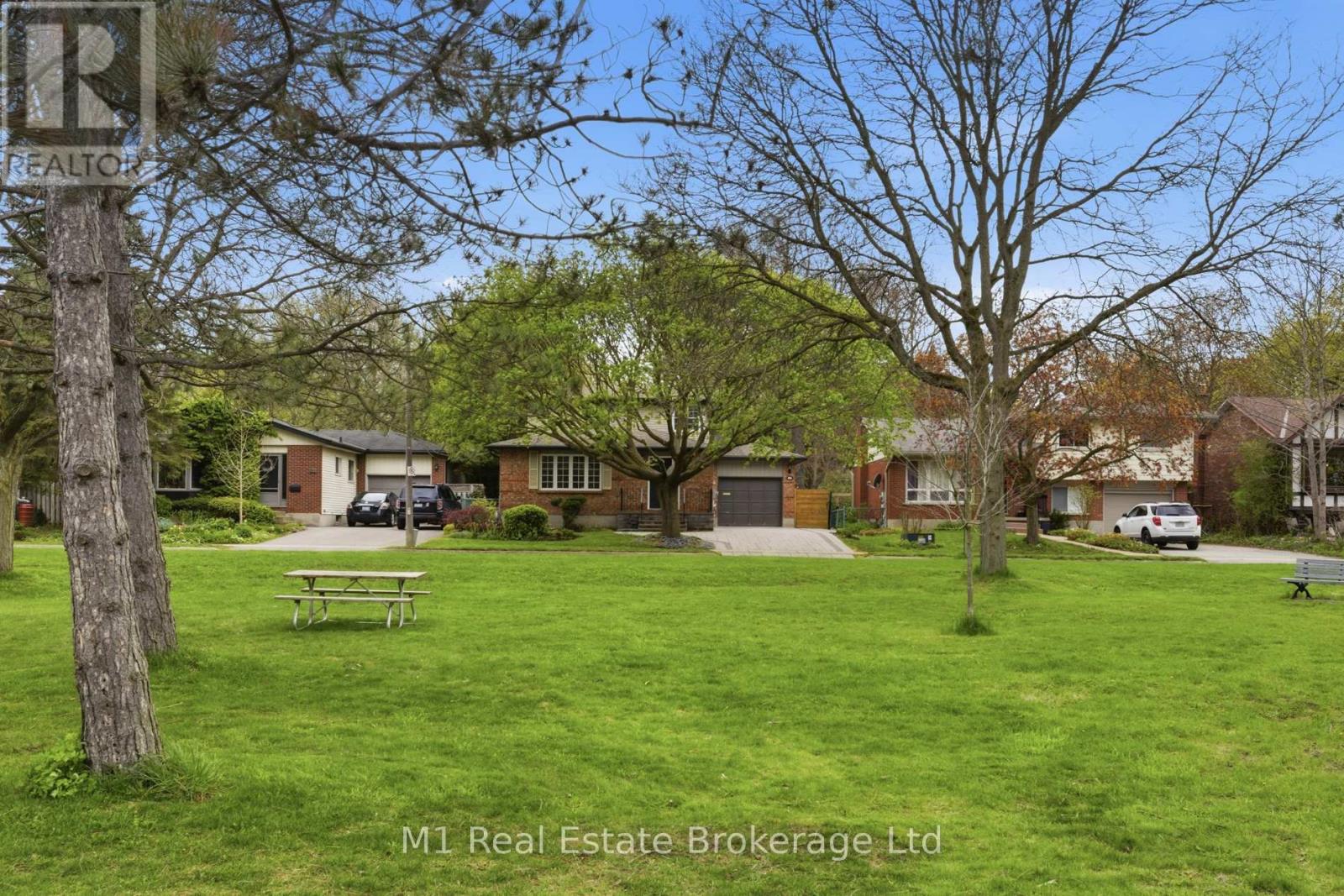 194 Cardigan Street, Guelph, Ontario  N1H 3Z9 - Photo 2 - X13141622