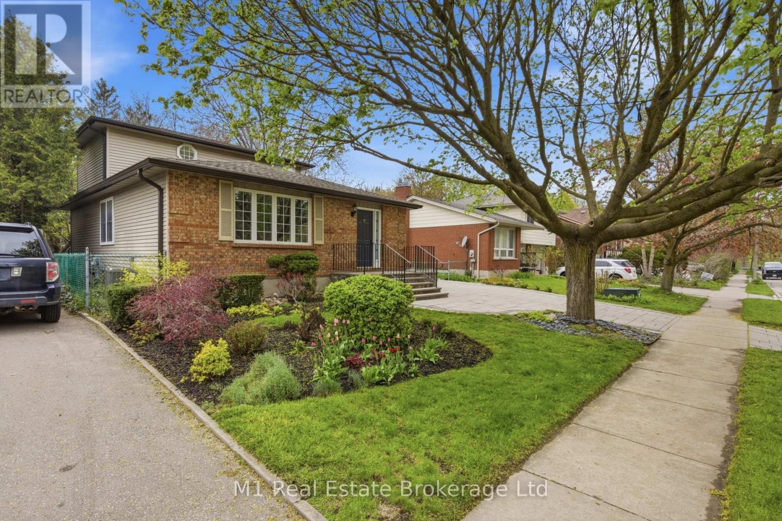 194 Cardigan Street, Guelph, Ontario  N1H 3Z9 - Photo 3 - X13141622