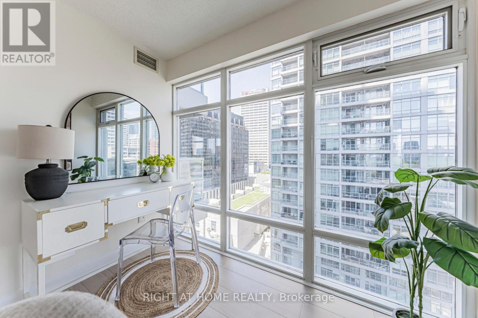 1211 - 2181 Yonge Street, Toronto, Ontario M4S 2B1 - Photo 11 - C13141542