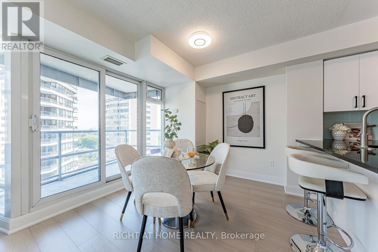 1211 - 2181 Yonge Street, Toronto, Ontario M4S 2B1 - Photo 17 - C13141542