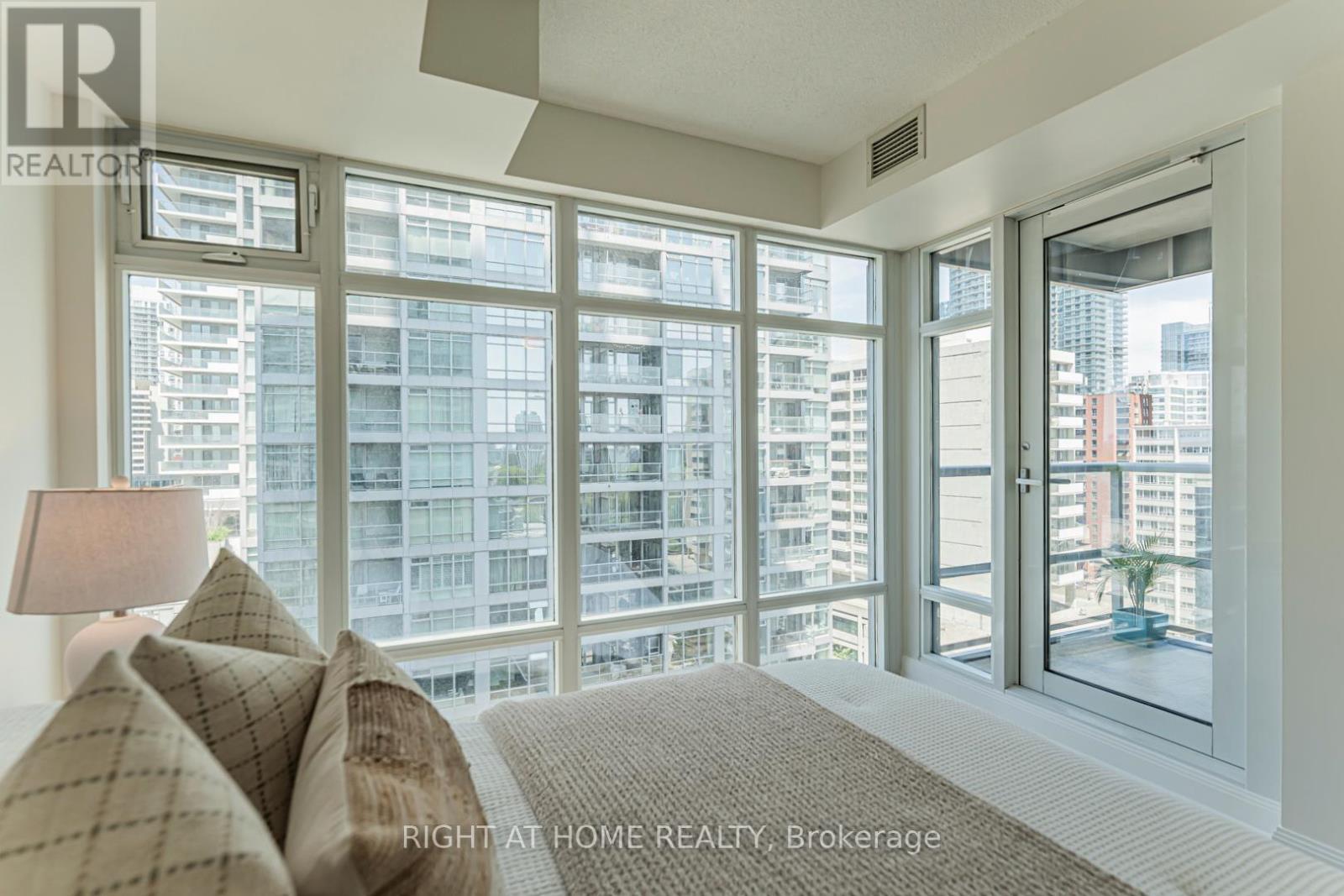 1211 - 2181 Yonge Street, Toronto, Ontario M4S 2B1 - Photo 23 - C13141542
