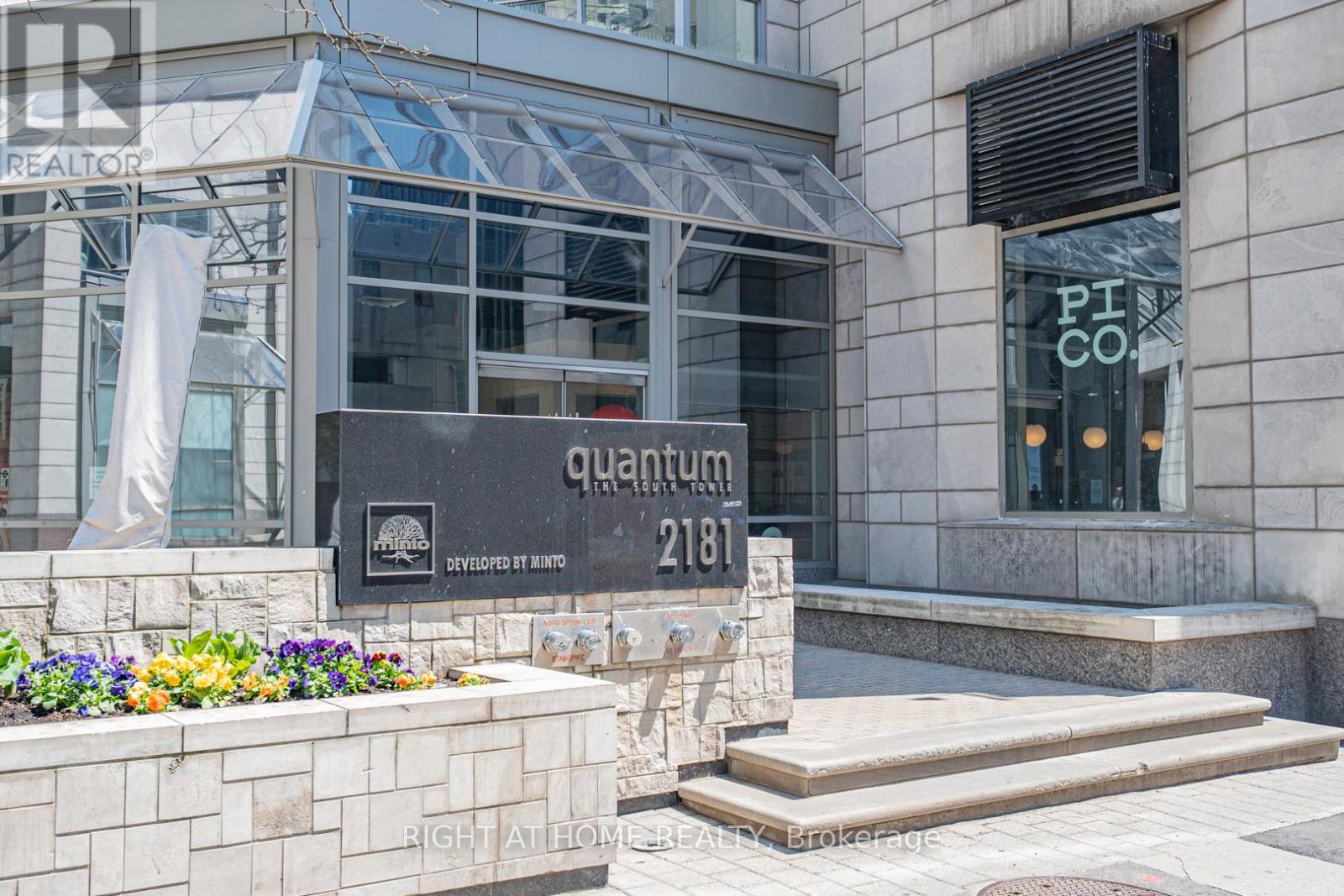 1211 - 2181 Yonge Street, Toronto, Ontario M4S 2B1 - Photo 4 - C13141542