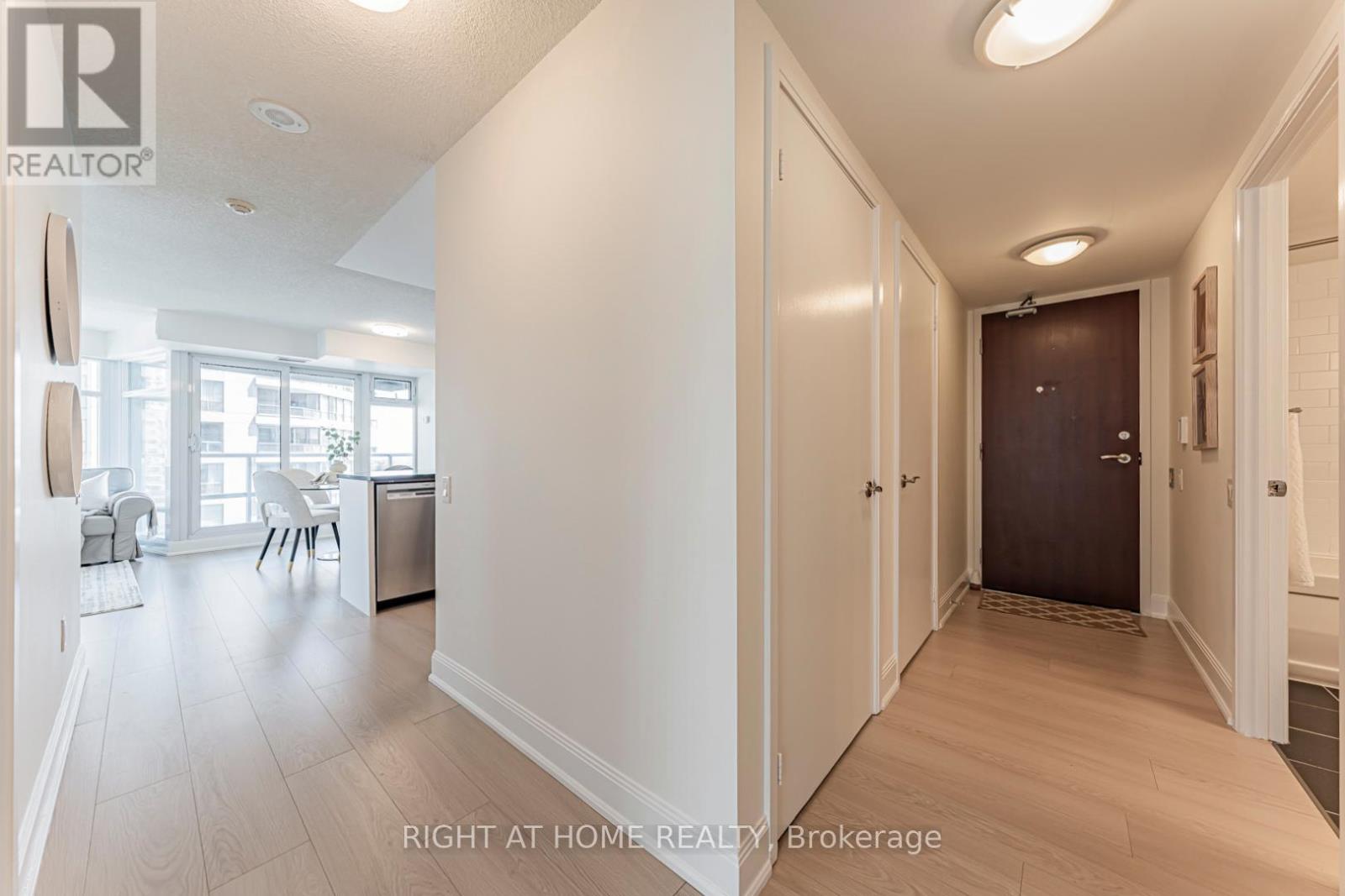 1211 - 2181 Yonge Street, Toronto, Ontario M4S 2B1 - Photo 6 - C13141542