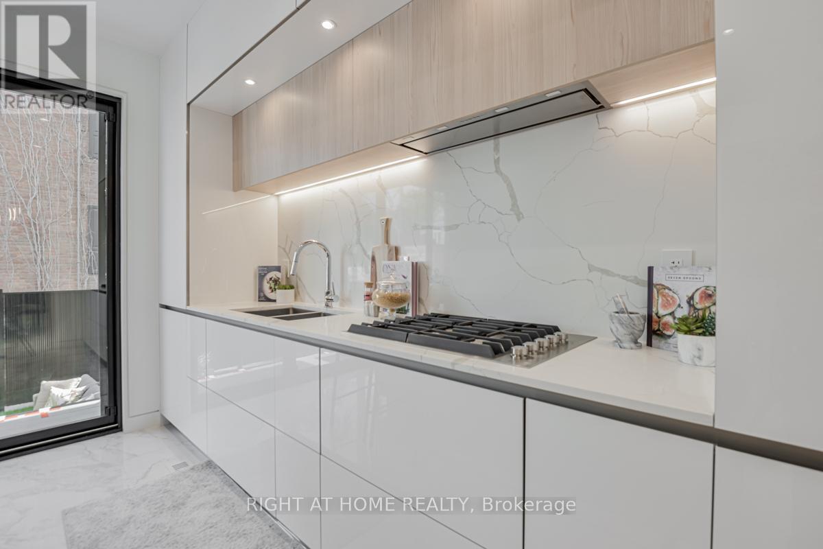 675 Huron Street, Toronto, Ontario  M5R 2R8 - Photo 11 - C13141592