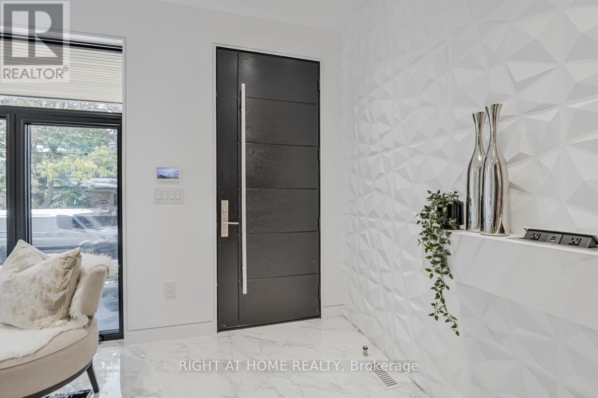 675 Huron Street, Toronto, Ontario  M5R 2R8 - Photo 3 - C13141592