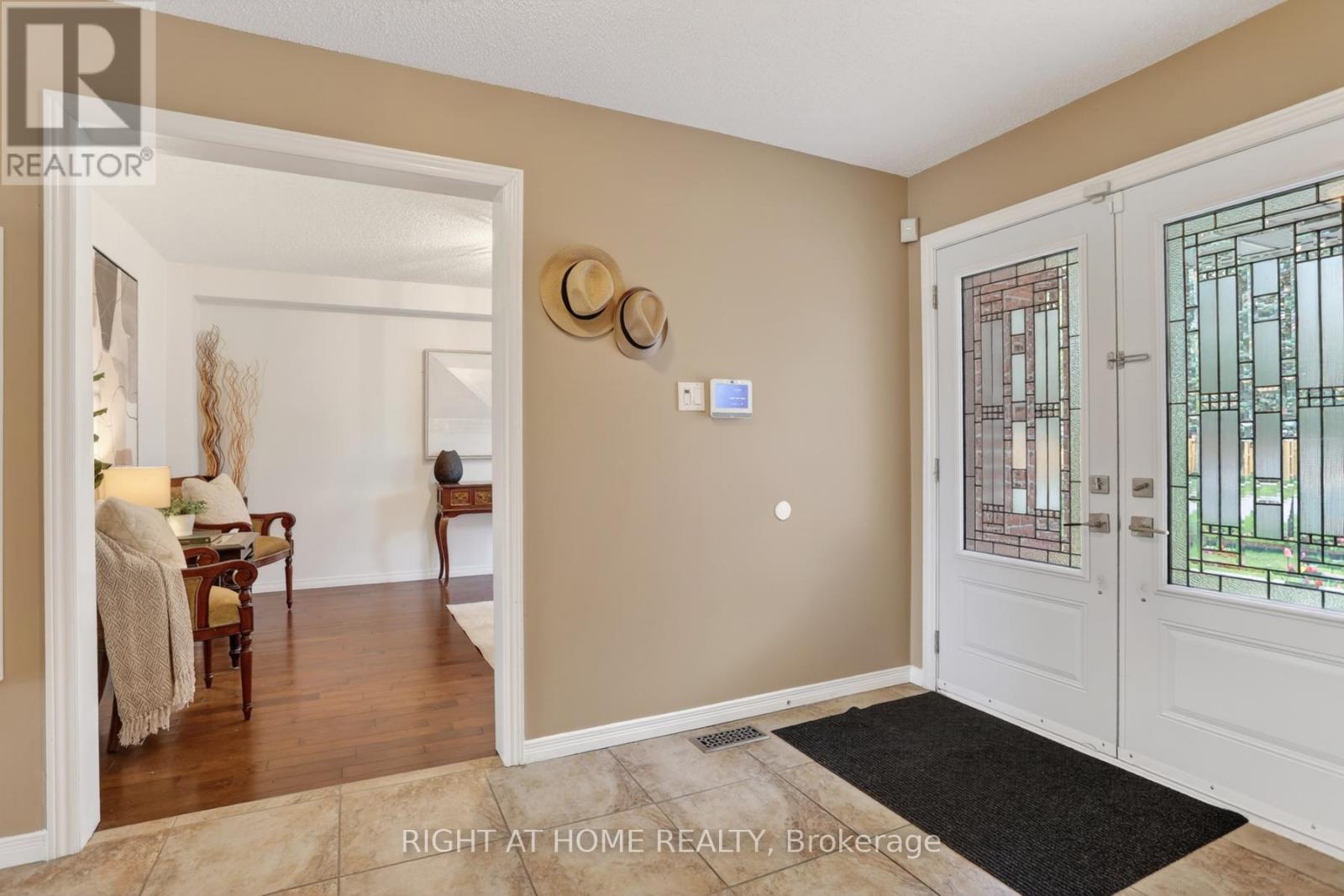 928 Snowbird Street, Oshawa, Ontario L1J 8J8 - Photo 4 - E13141538