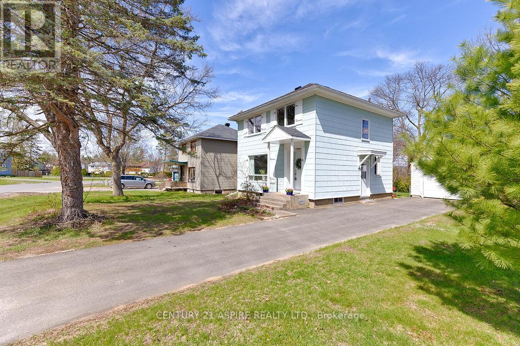 82 Rutherford Avenue, Deep River, Ontario  K0J 1P0 - Photo 2 - X13141608