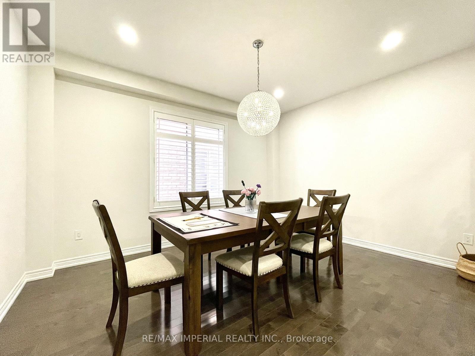 3 Collier Crescent, Markham, Ontario  L6E 0T2 - Photo 4 - N13141546