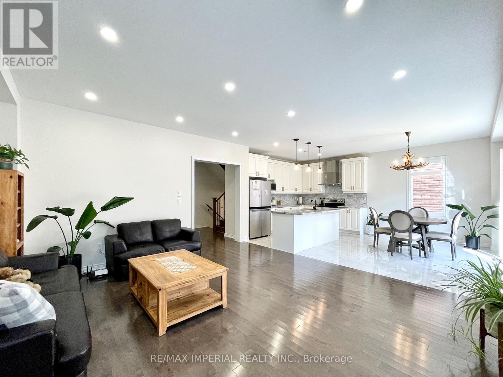3 Collier Crescent, Markham, Ontario  L6E 0T2 - Photo 8 - N13141546