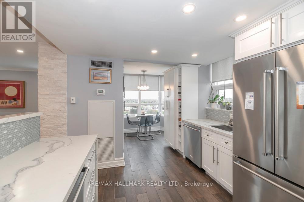 1004 - 7601 Bathurst Street, Vaughan (Crestwood-Springfarm-Yorkhill), Ontario  L4J 4H5 - Photo 5 - N13141616