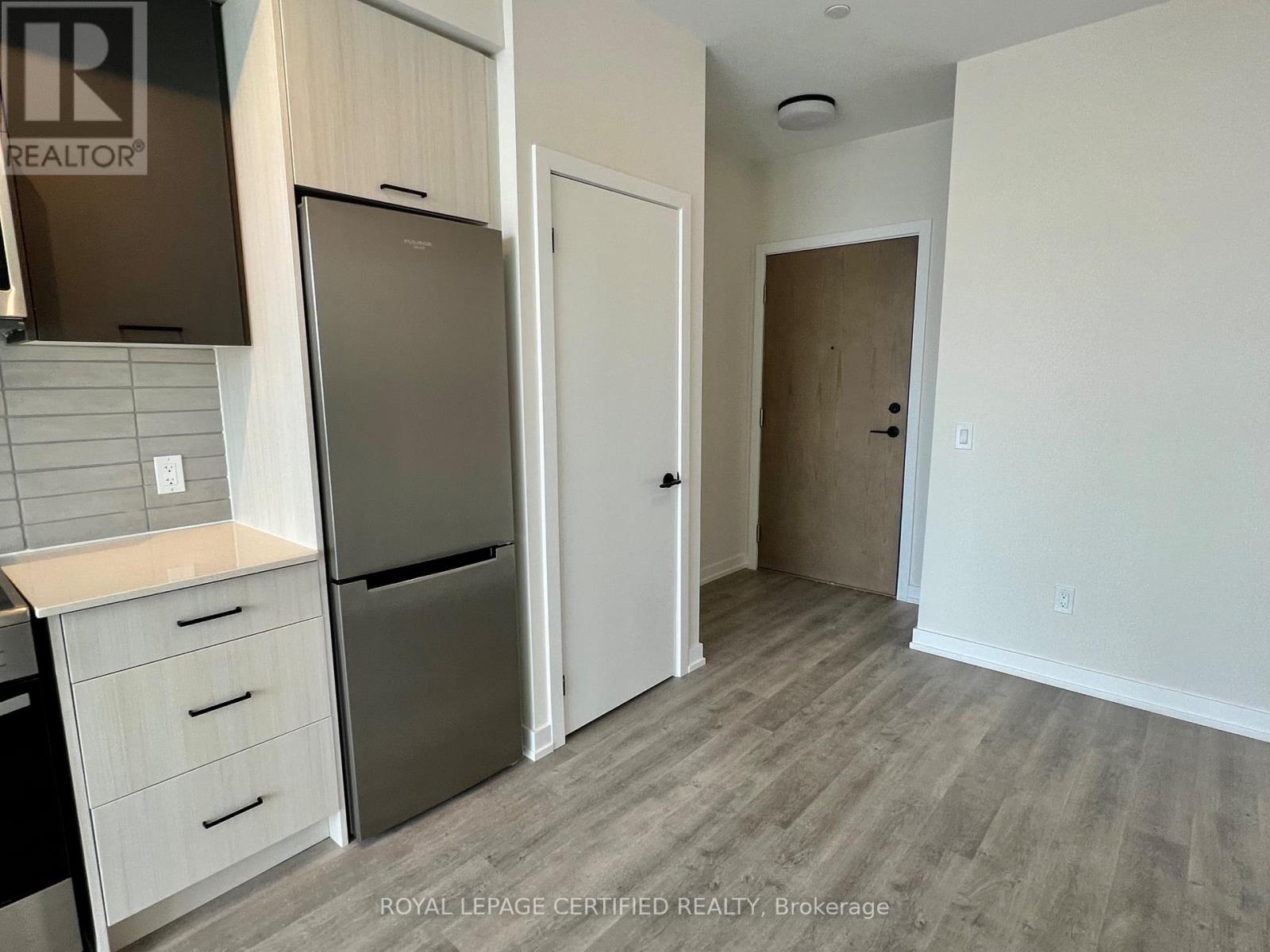 1011 - 2300 St. Clair Avenue W, Toronto, Ontario  M6N 0B3 - Photo 8 - W13141554