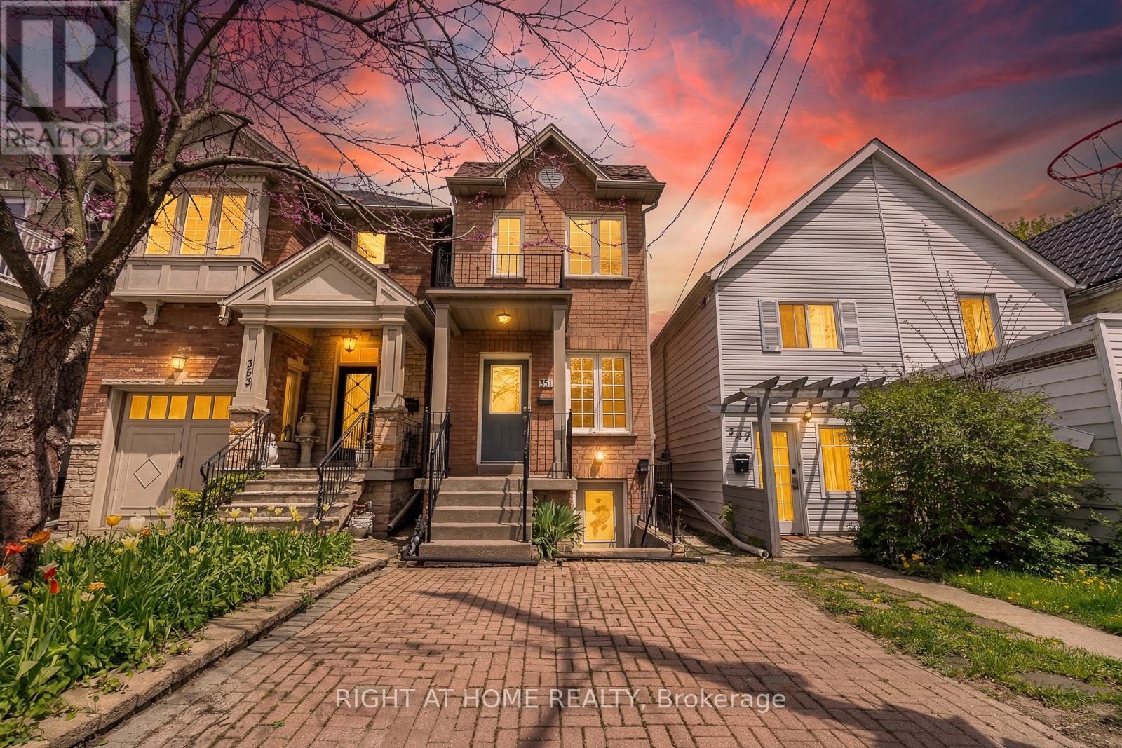 351 BARTLETT AVENUE N, Toronto, Ontario