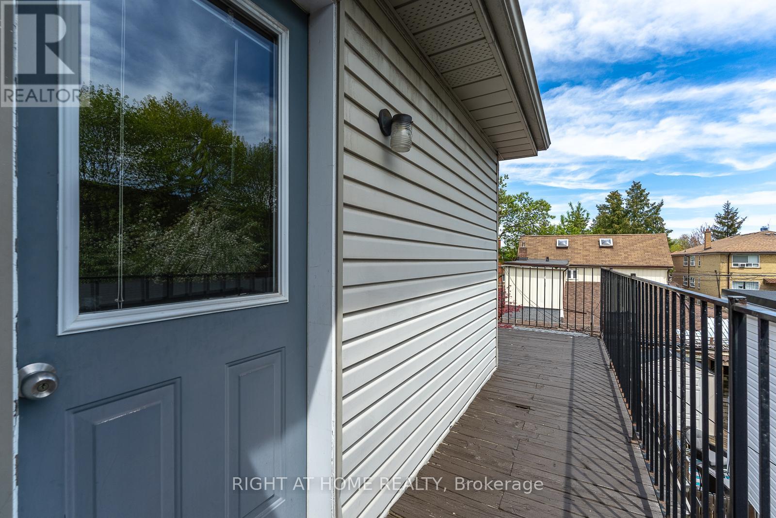 351 Bartlett Avenue N, Toronto, Ontario  M6H 3G8 - Photo 20 - W13141572