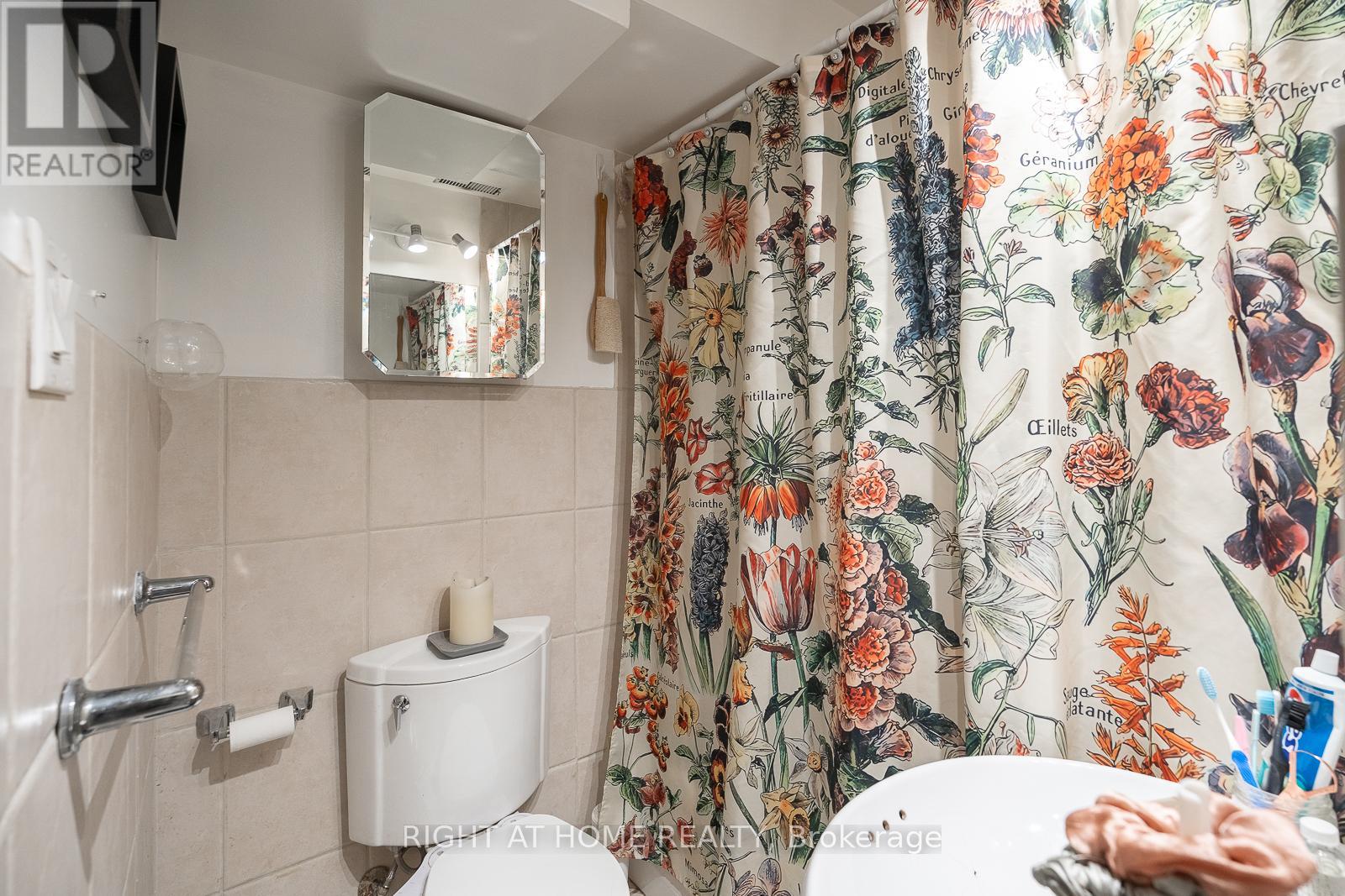 351 Bartlett Avenue N, Toronto, Ontario  M6H 3G8 - Photo 28 - W13141572