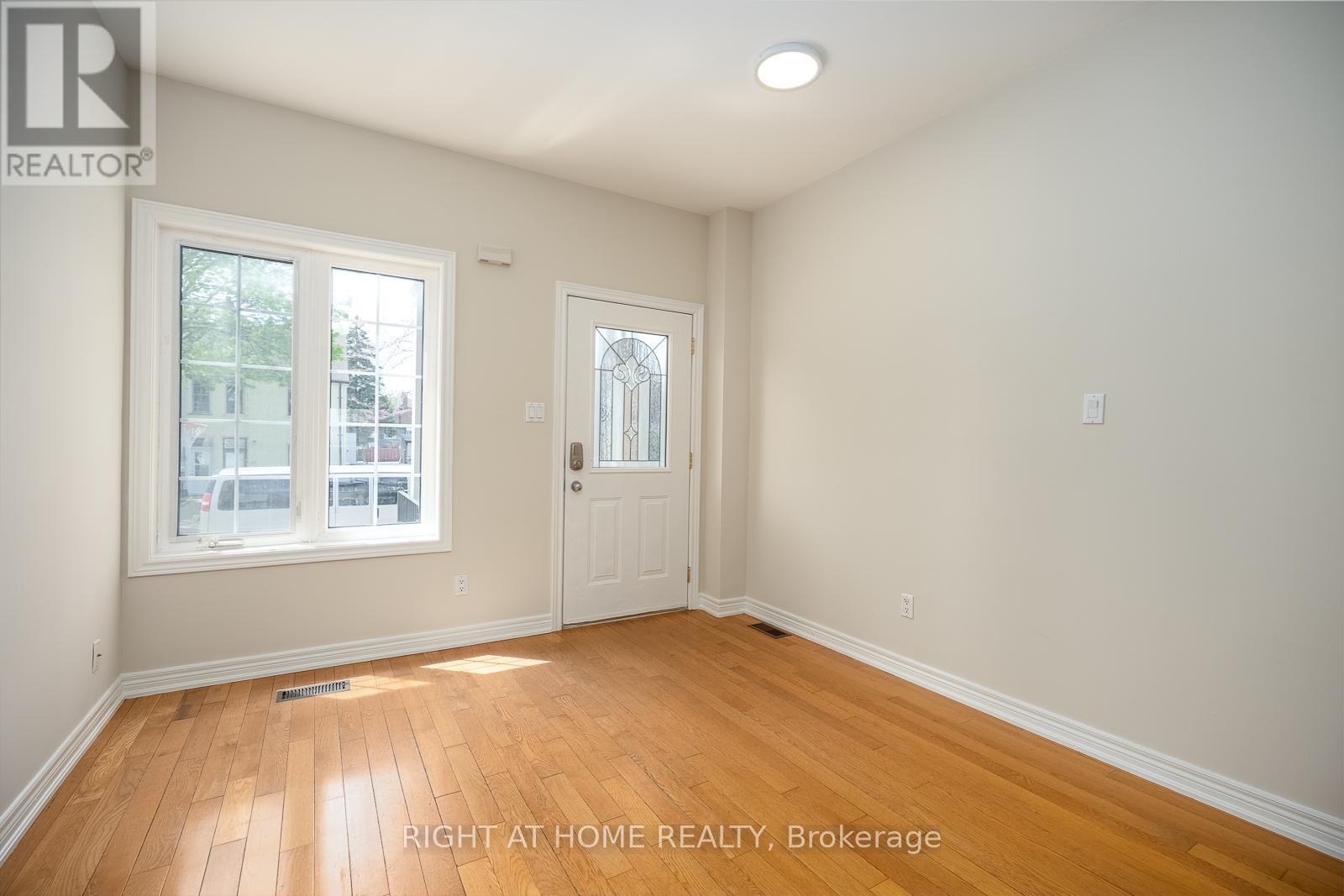 351 Bartlett Avenue N, Toronto, Ontario  M6H 3G8 - Photo 3 - W13141572