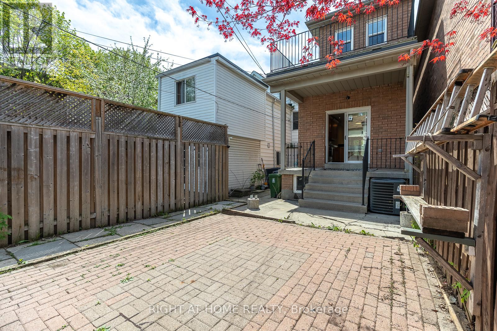 351 Bartlett Avenue N, Toronto, Ontario  M6H 3G8 - Photo 33 - W13141572