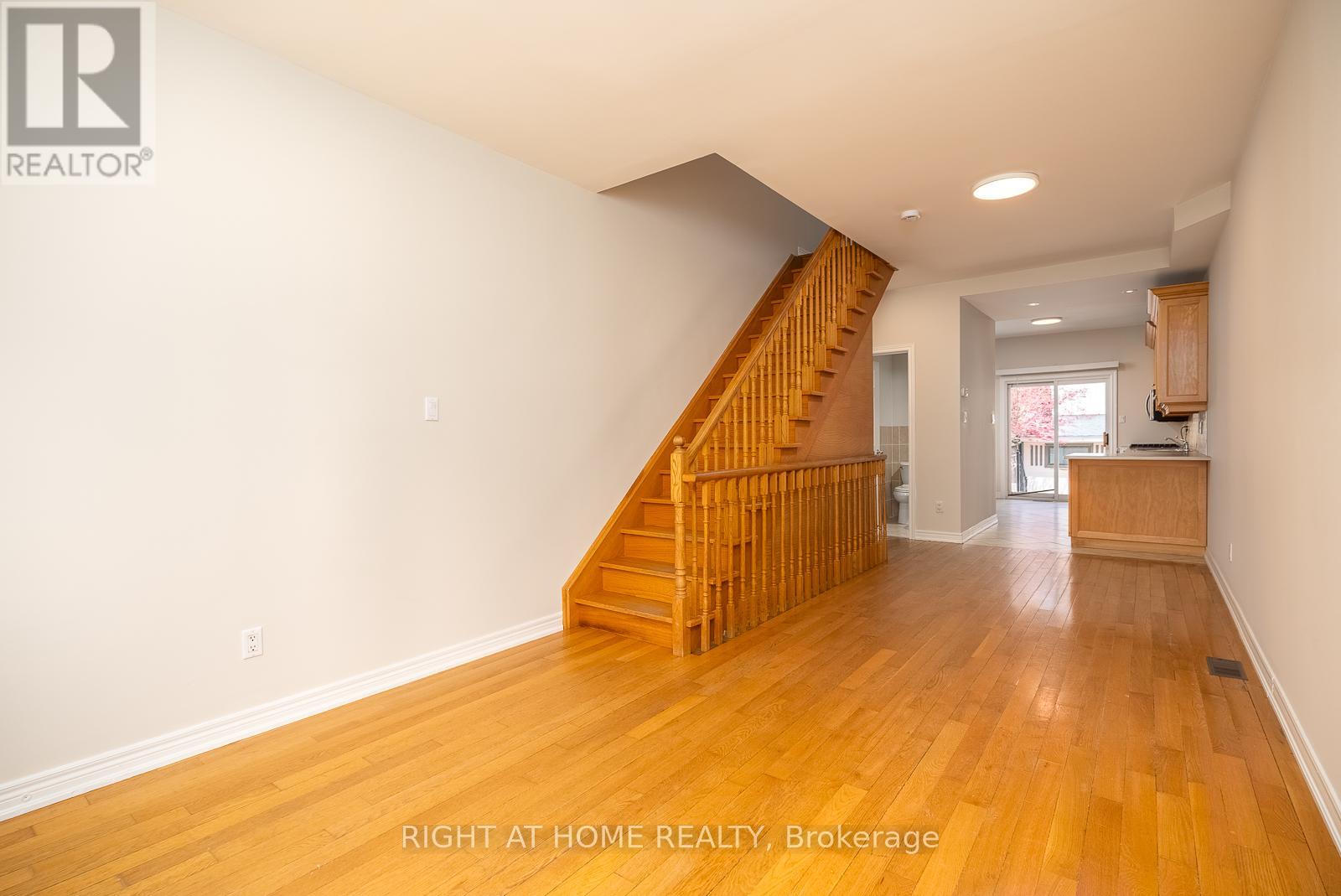 351 Bartlett Avenue N, Toronto, Ontario  M6H 3G8 - Photo 4 - W13141572