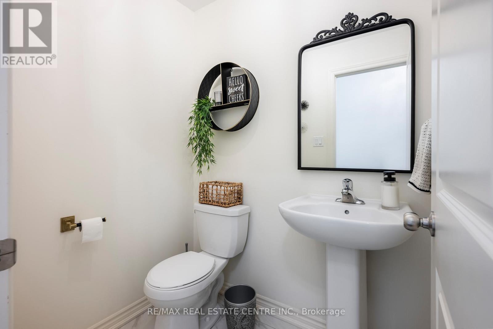 106 Adventura Road, Brampton, Ontario  L7A 5A7 - Photo 4 - W13141576