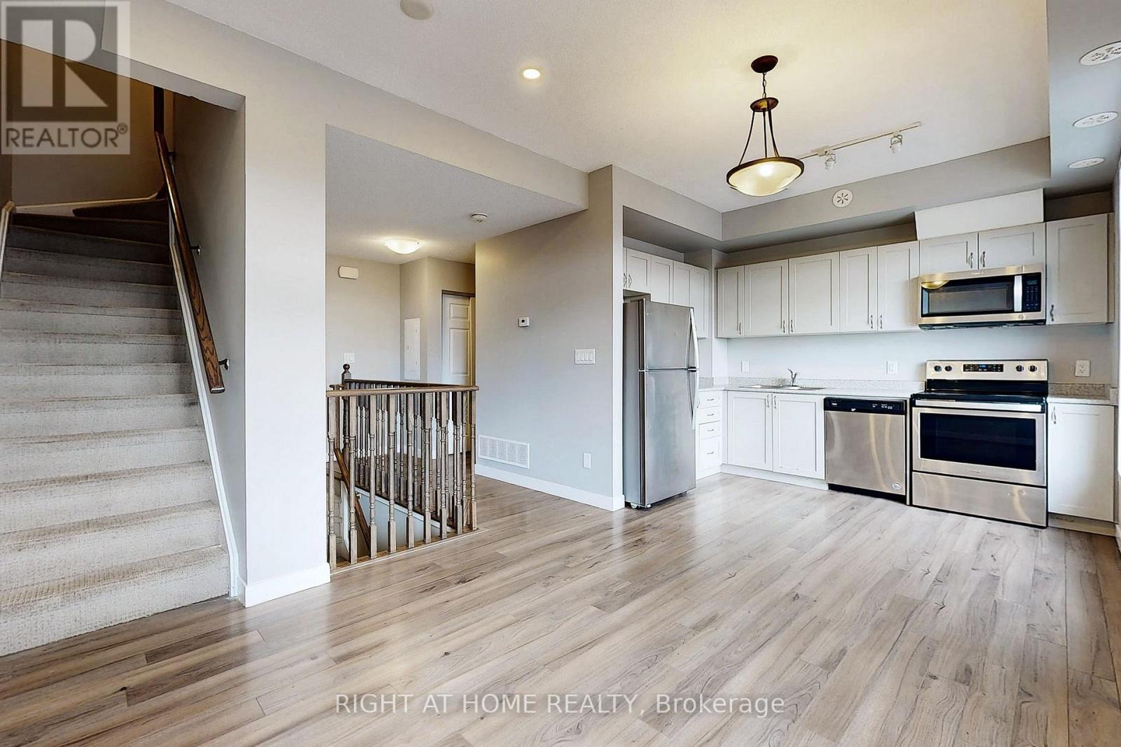 14 - 630 Rogers Road, Toronto, Ontario  M6M 0B4 - Photo 10 - W13141618