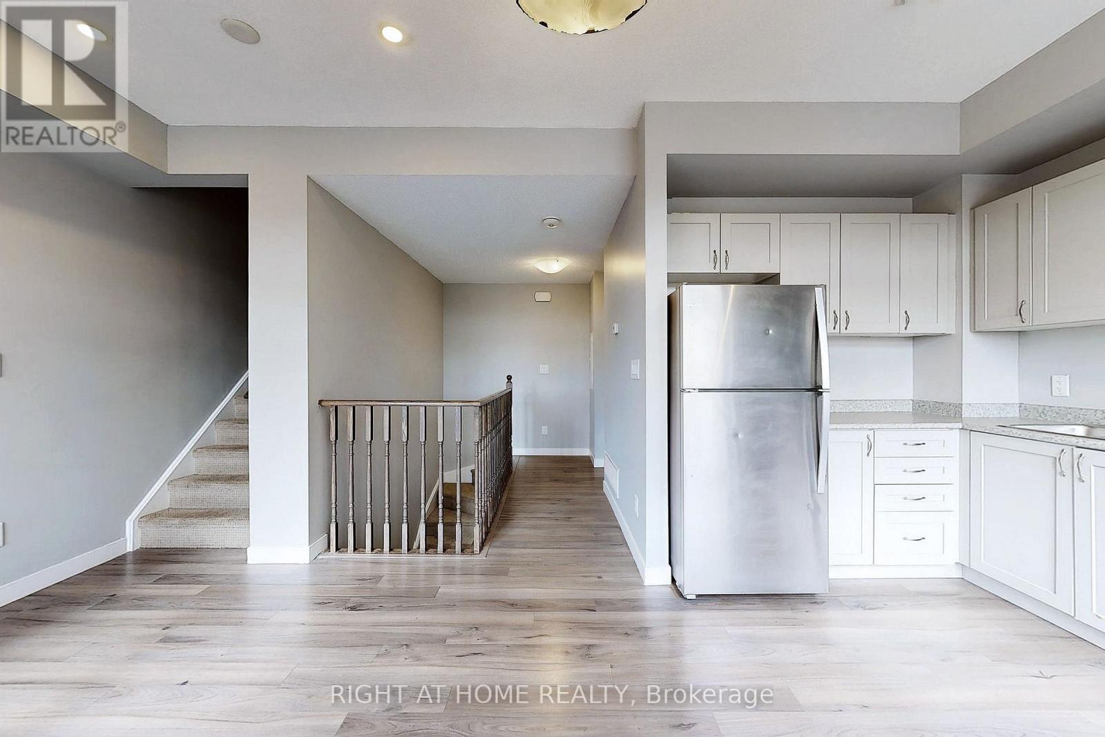 14 - 630 Rogers Road, Toronto, Ontario  M6M 0B4 - Photo 11 - W13141618