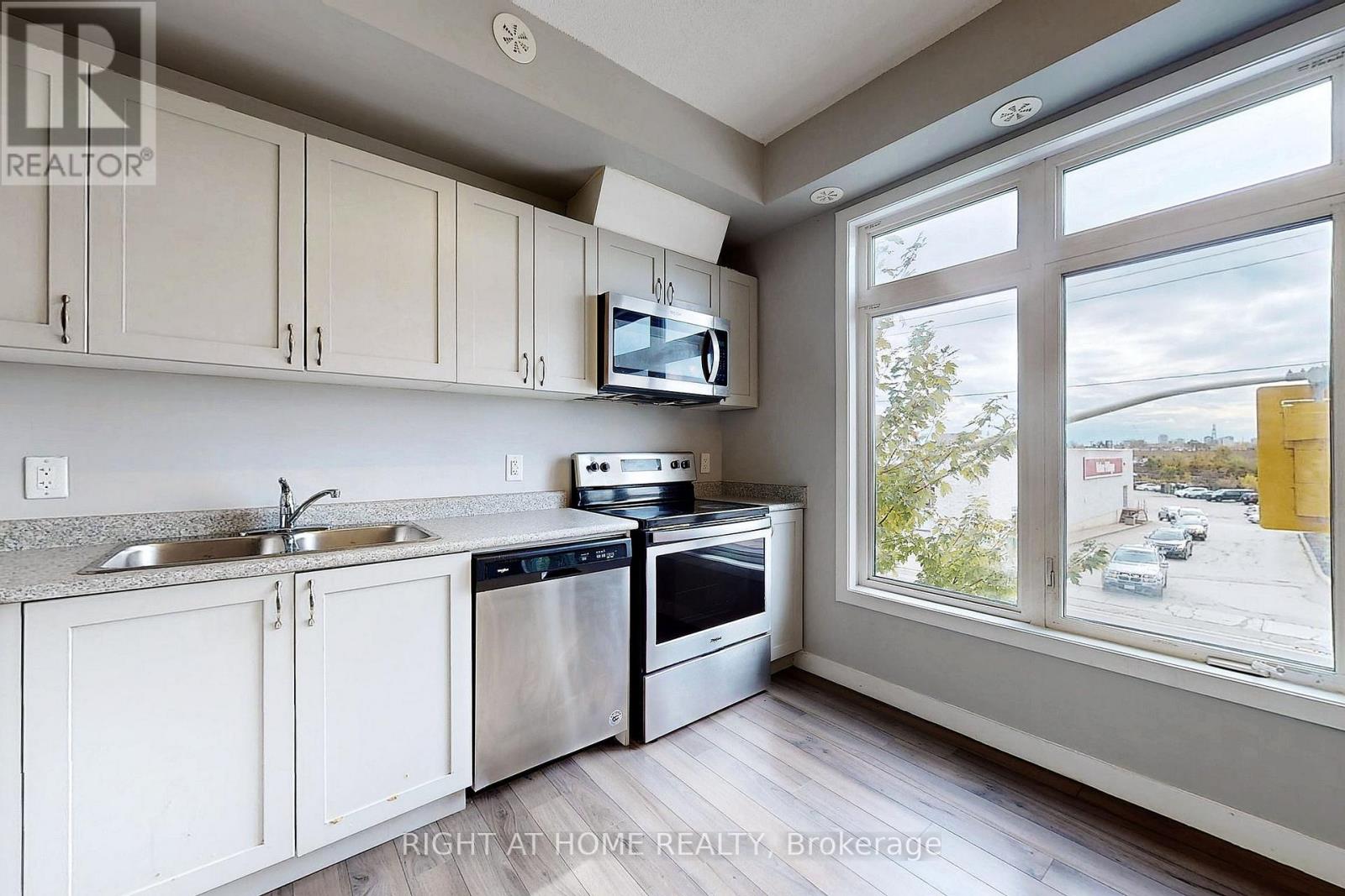 14 - 630 Rogers Road, Toronto, Ontario  M6M 0B4 - Photo 13 - W13141618