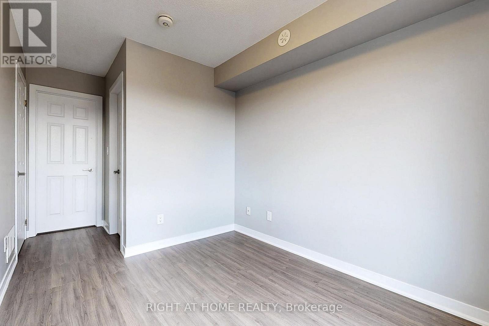 14 - 630 Rogers Road, Toronto, Ontario  M6M 0B4 - Photo 21 - W13141618
