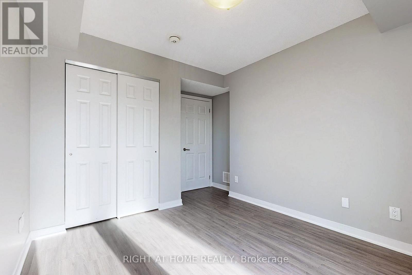 14 - 630 Rogers Road, Toronto, Ontario  M6M 0B4 - Photo 25 - W13141618