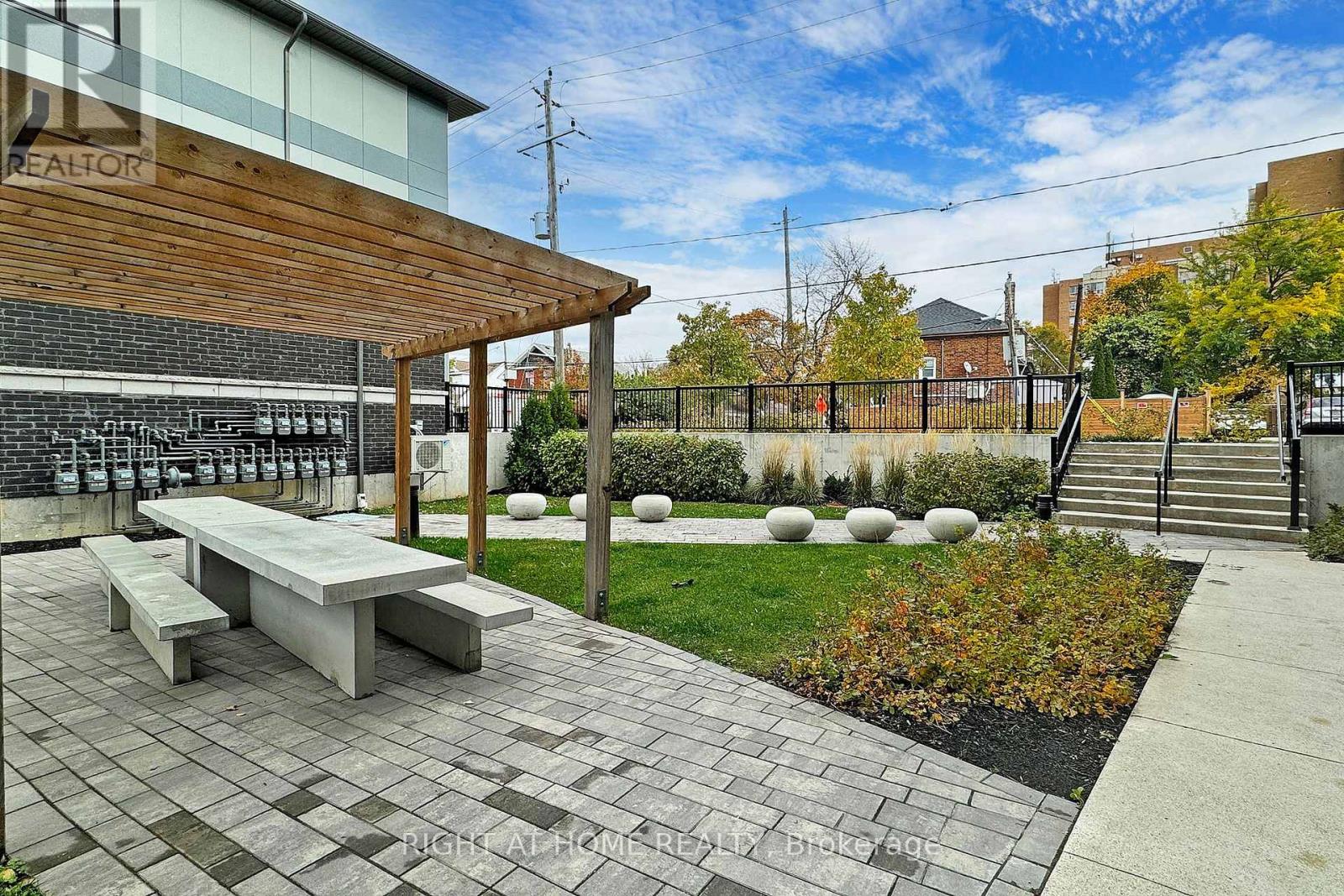 14 - 630 Rogers Road, Toronto, Ontario  M6M 0B4 - Photo 31 - W13141618