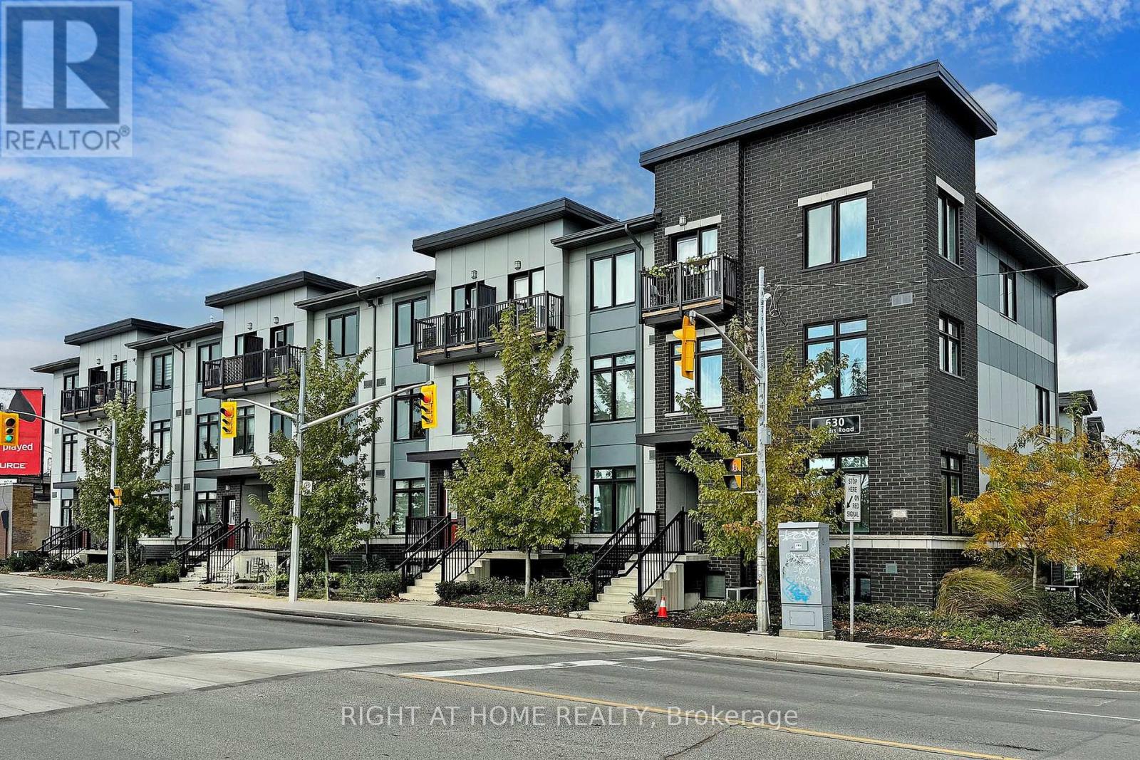 14 - 630 Rogers Road, Toronto, Ontario  M6M 0B4 - Photo 4 - W13141618