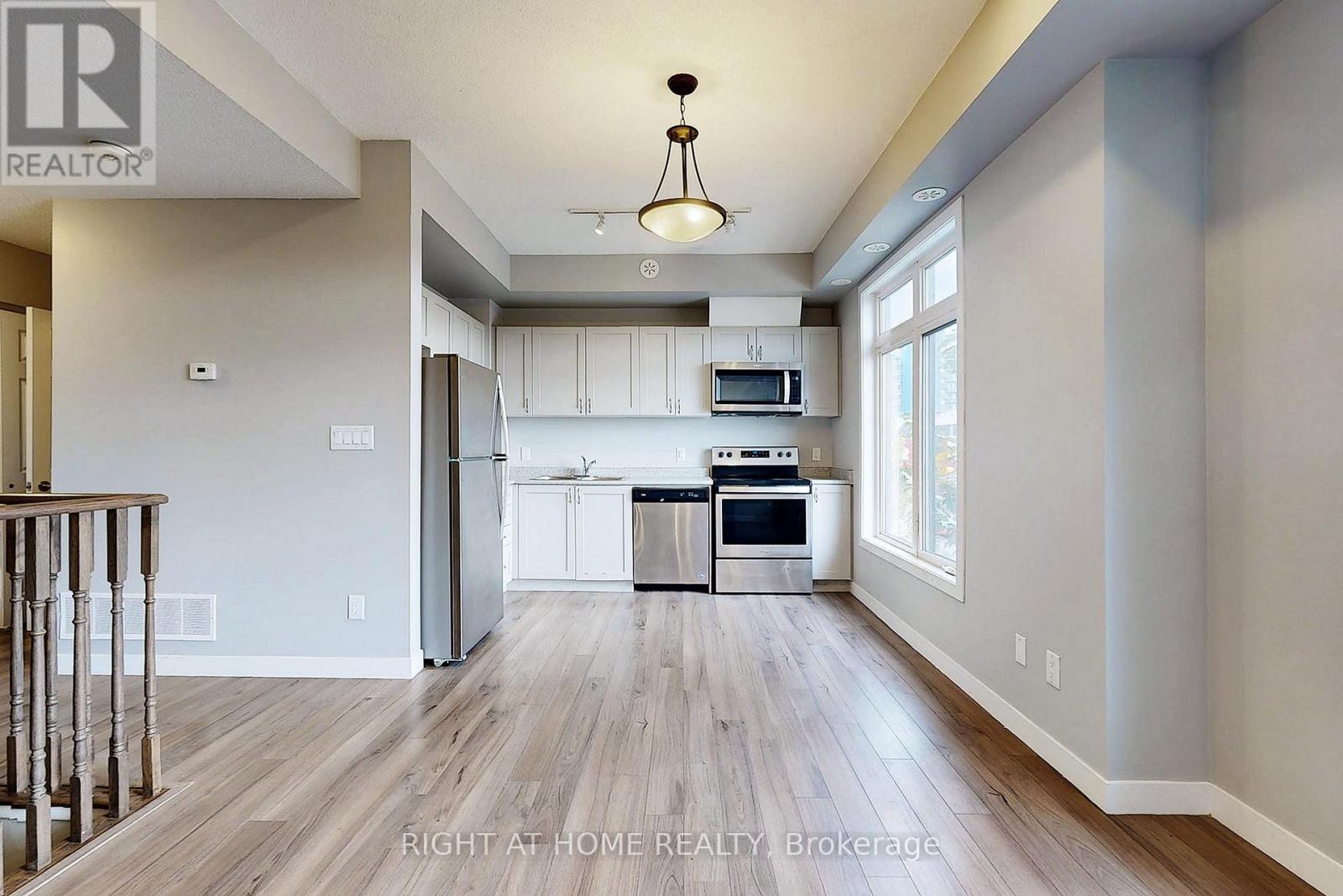 14 - 630 Rogers Road, Toronto, Ontario  M6M 0B4 - Photo 8 - W13141618