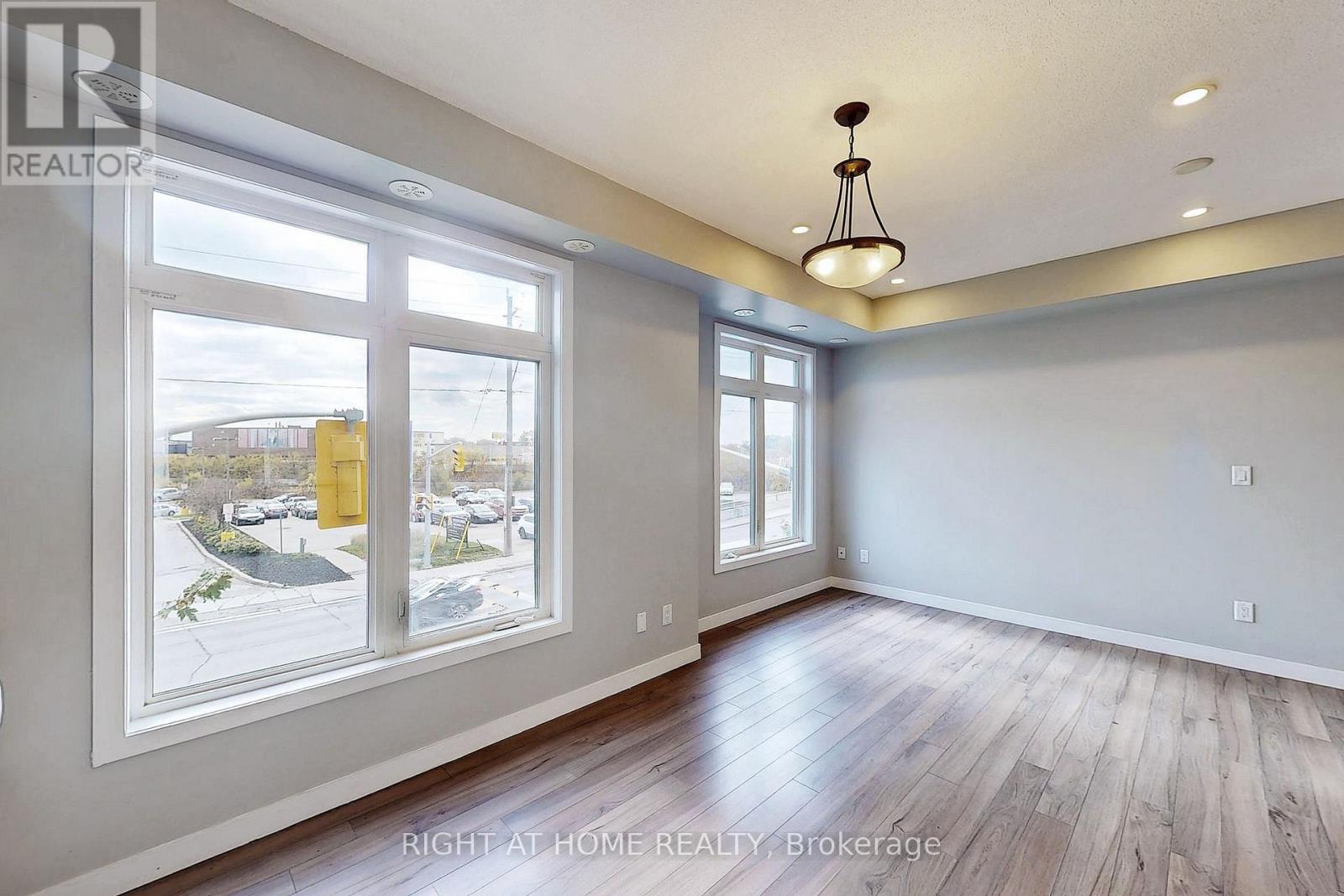 14 - 630 Rogers Road, Toronto, Ontario  M6M 0B4 - Photo 9 - W13141618