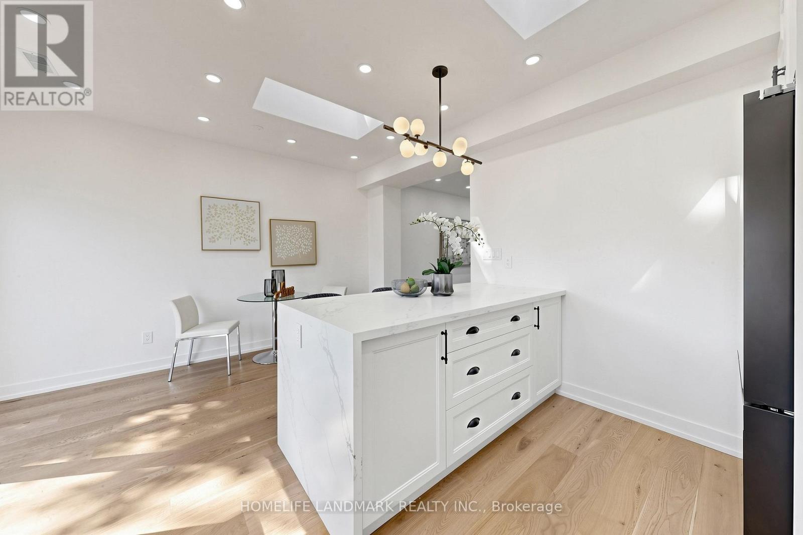 55 Chilton Road, Toronto, Ontario  M4J 3C7 - Photo 14 - E13131892